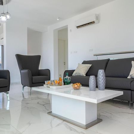 Villa Pleiades Paphos Exterior photo